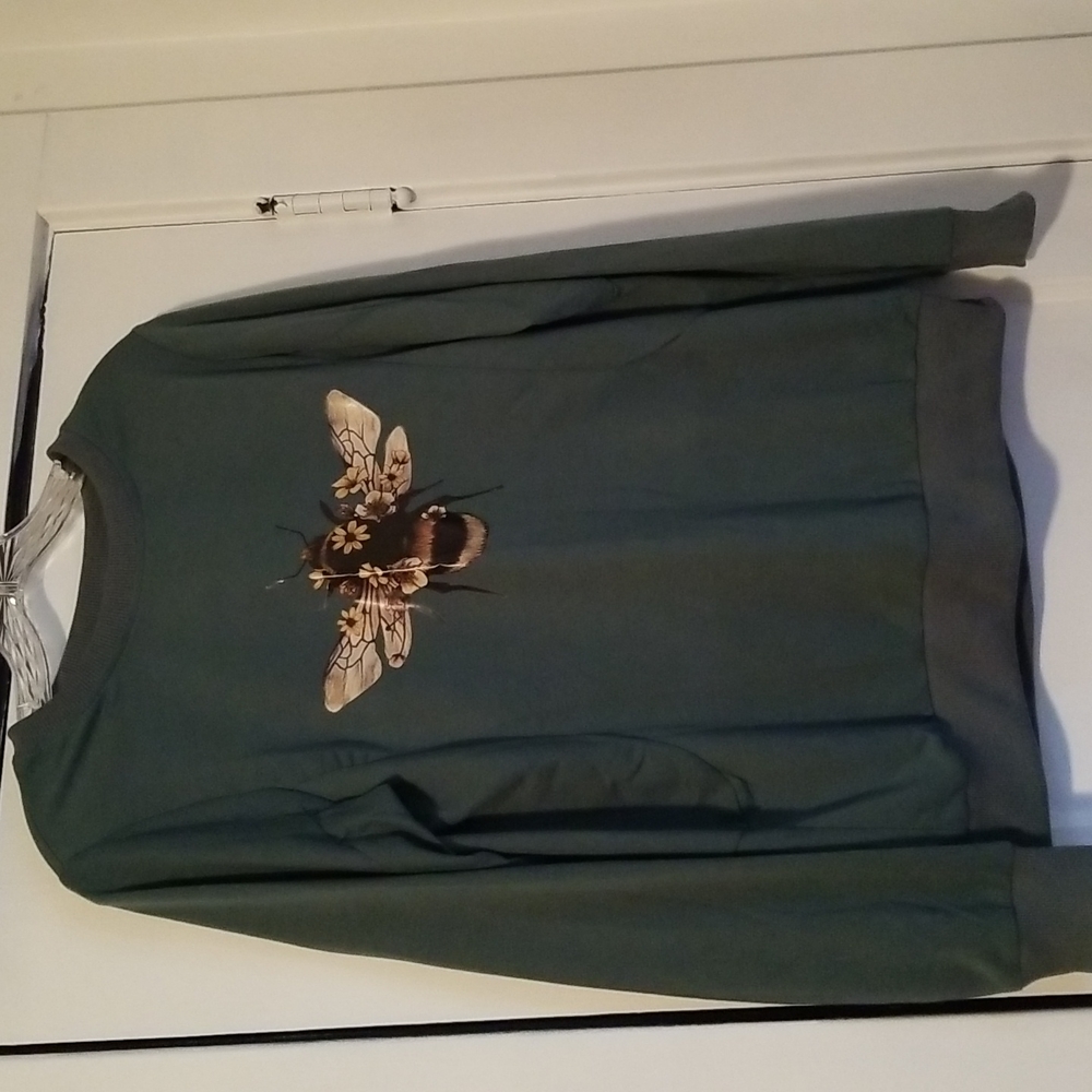 Lightweight sweatshirt